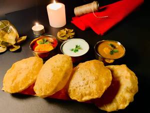 Puri Aloo (4 Pc)