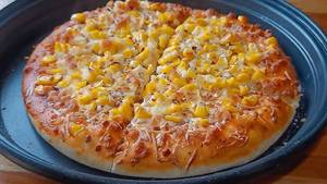 Corn cheese pizza