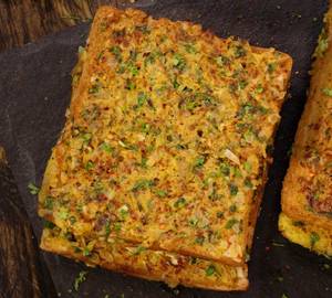 Green Spicy Bread Toast