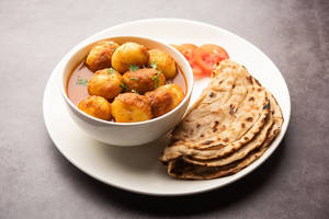 Aloo Dum Banarsi With Laccha Paratha