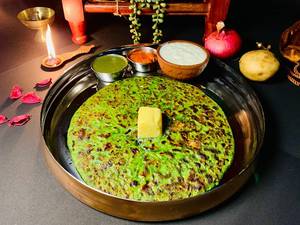 Aloo Pyaaz Paratha (1 Pc - Palak Base Whole Wheat)