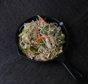 Veg Hakka Noodles