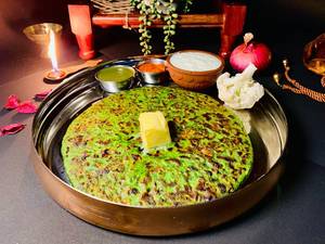 Gobhi Pyaaz Paratha (1 Pc - Palak Base Whole Wheat)