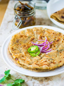 Tawa Aloo Pyaz Paratha