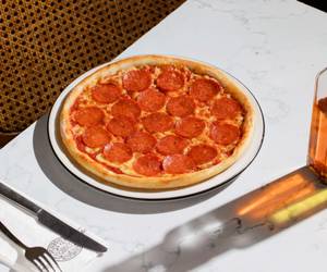 American Pizza - Pepperoni