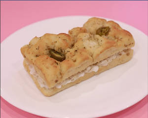 FOCACCIA CREAMY CHICKEN SANDWICH