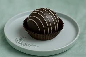 Choco bomb veg pastry