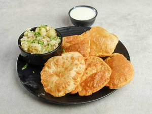 Rajgira Puri Bhaji With Sweet Dahi
