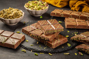 Dubai Kunafa Pistachio Chocolate