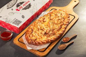 Garlic Chicken Pide