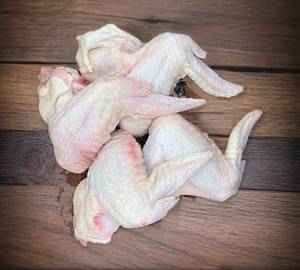 Chicken With Skin Wings (1 Kg)