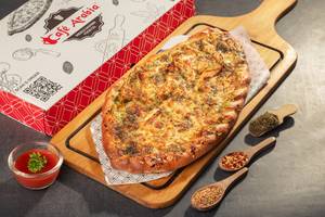 Cheese With Za'atar And Chicken Pide