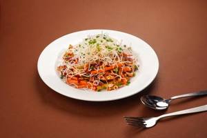 Crunchy Peanut Thai Salad