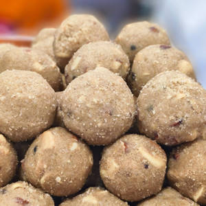 Spl Gond Laddoo