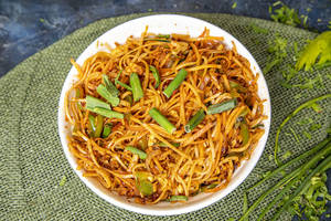 Chilli Garlic Noodles Egg