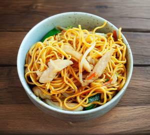 Egg chicken chowmein