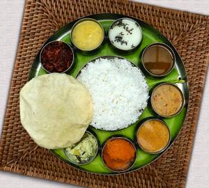 Veg Combo Plain Rice+2Currys+Sambar+Papad