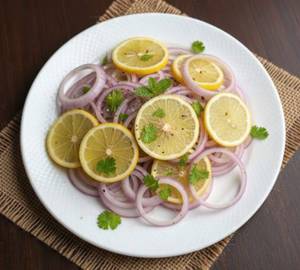 Onion and lemon salad