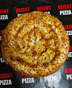 Maknani Paneer Pizza