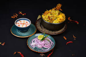 Chicken Biryani With Raita,egg (1 Pc Chicken)