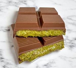 Dubai Kunafa Chocolate