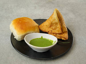 Samosa Pav (no Jain Option)