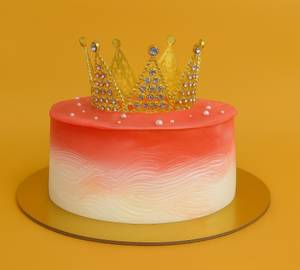 Crown Cake Vanilla With Black Current [ 500 Gram ]