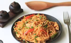 Shanghai chicken fried noodles