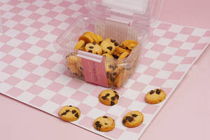 Vanilla Choco Chip Cookies
