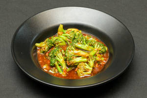 Stir Fried Broccoli In Soya Garlic Sauce
