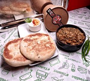 Spicy Chole + 2 Plain Kulcha