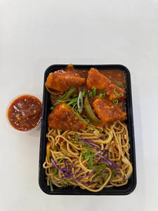 Chilli Paneer Gravy With Noodle