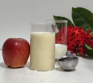 Apple milkshake