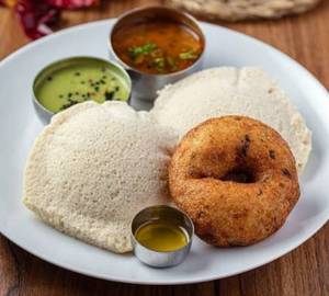 2 Idli 1 Vada Delicious Taste Of Sambar Coconut Chutney
