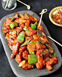 Chilly Chicken Dry (10 Pcs)