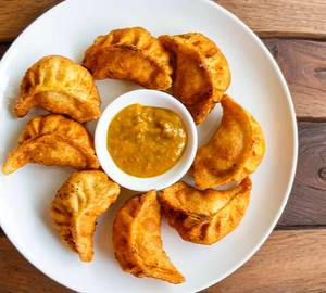 Chicken cheese momos