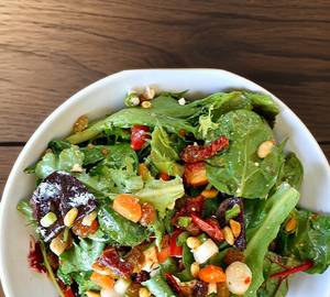 Green gourmet salad