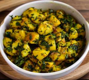Aalu Soya Methi Ki Sabji 4 Pes Puri With Bundi Rahata