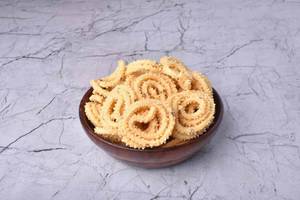 Magizham Murukku [200 g]