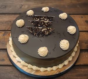 Designer Special Heavy Design Truffle Cake Large (900 g)