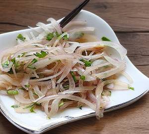 Onion salad