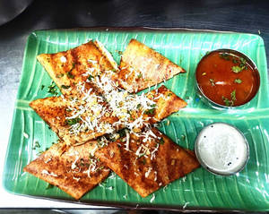 Cheese Chilly Garlic Dosa