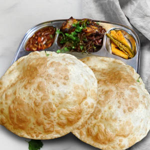 Chole Bhatoora