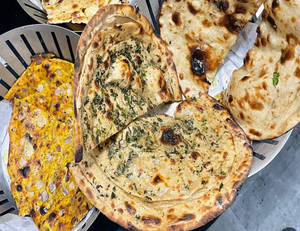 Mix Bread Basket(1 Butter Roti+1 Missi Roti+1 Laccha)
