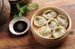 Vegetable & Cheese Momos (6 Pcs)