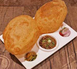 Chola bhatura