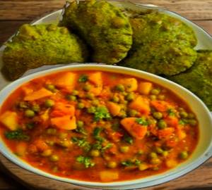 Bathua Ki Puri 4 Pes Aalu Matar Ki Sabji With Bundi Rahata