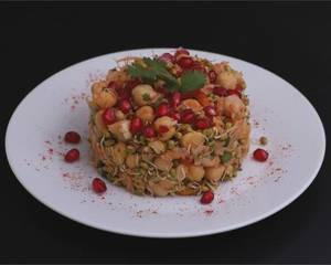Masala Chickepe And Sprout Salad