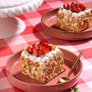Fresh Cream Strawberry Mini Cake