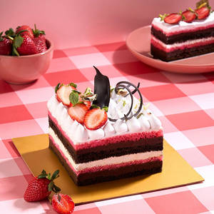Chocolate Strawberry Cake